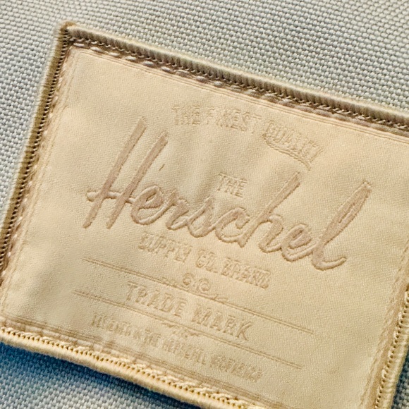 🆕 Pop-In @Nordstrom x Herschel Supply Co Sutton Messenger Bag. NWT 🩵🩵🩵 - Picture 6 of 8